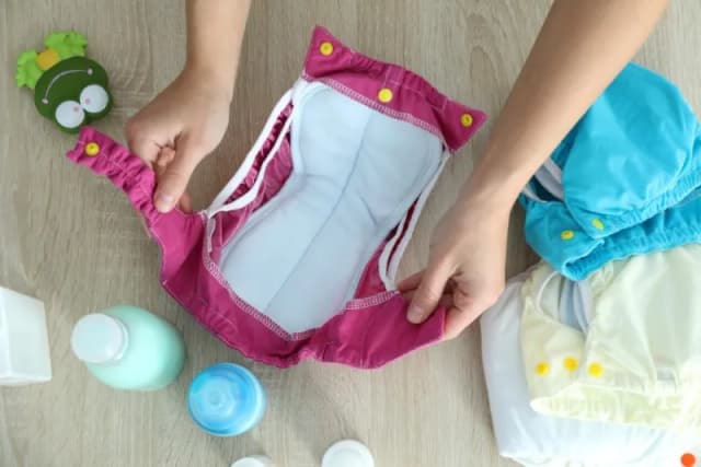 Jaki rozmiar pieluchy dla noworodka? Uniknij błędów i wybierz idealny rozmiar!